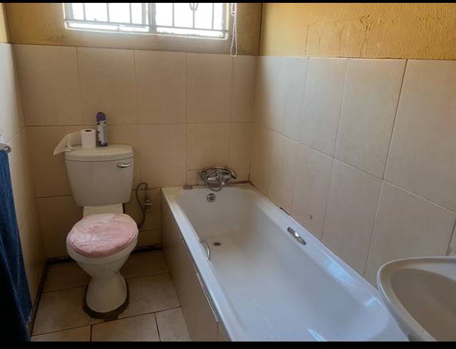 2 BEDROOM HOUSE FOR SALE IN VOSLOORUS